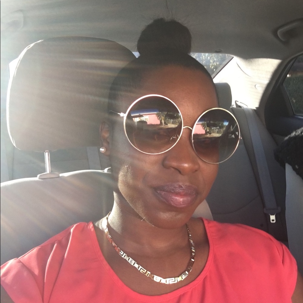 Meet your Posher, Justine